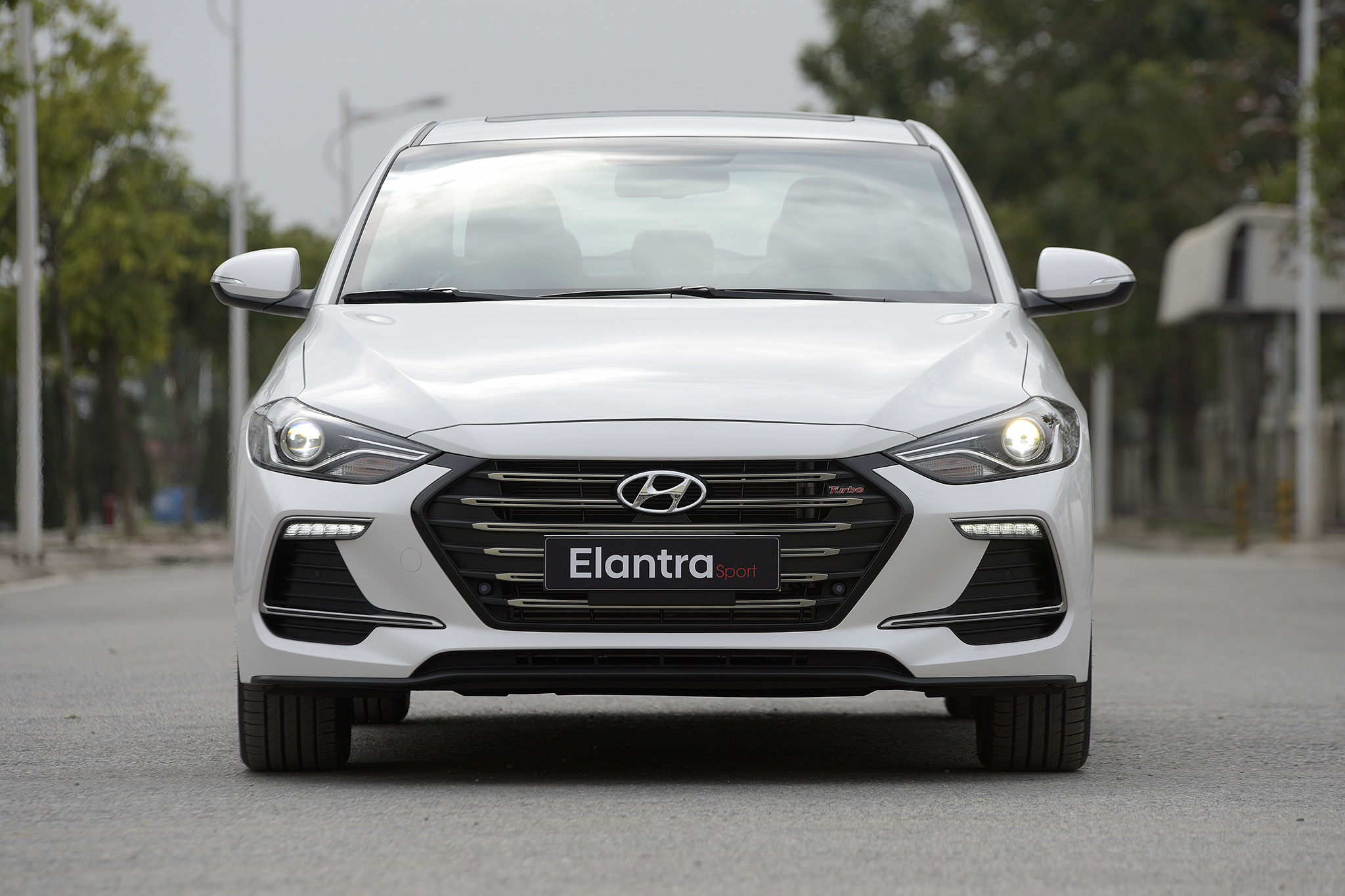 Hyundai Elantra Sport chính thức ra mắt thị trường Việt Nam